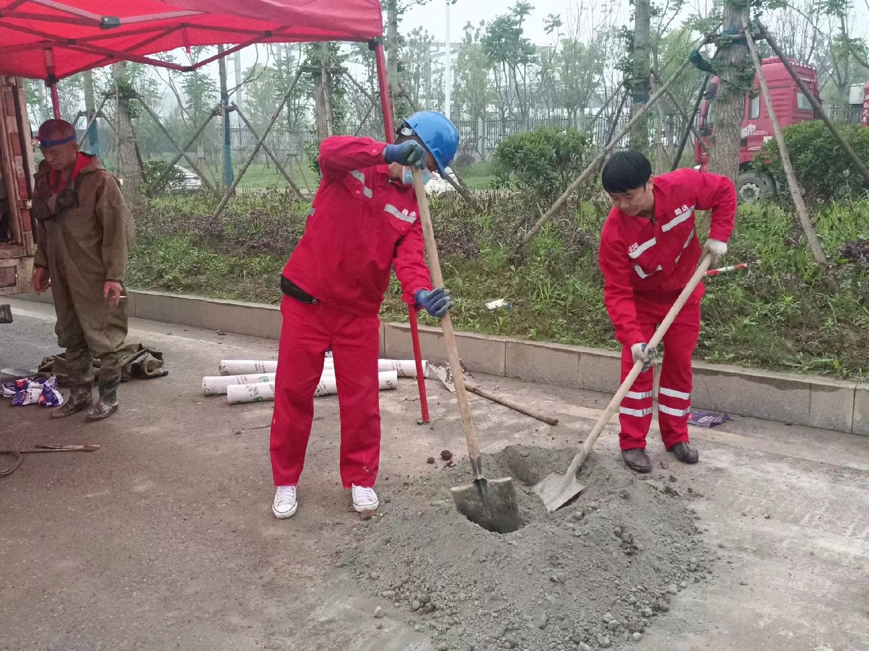 孝感管道疏通哪家好】及时进行市政管道清淤